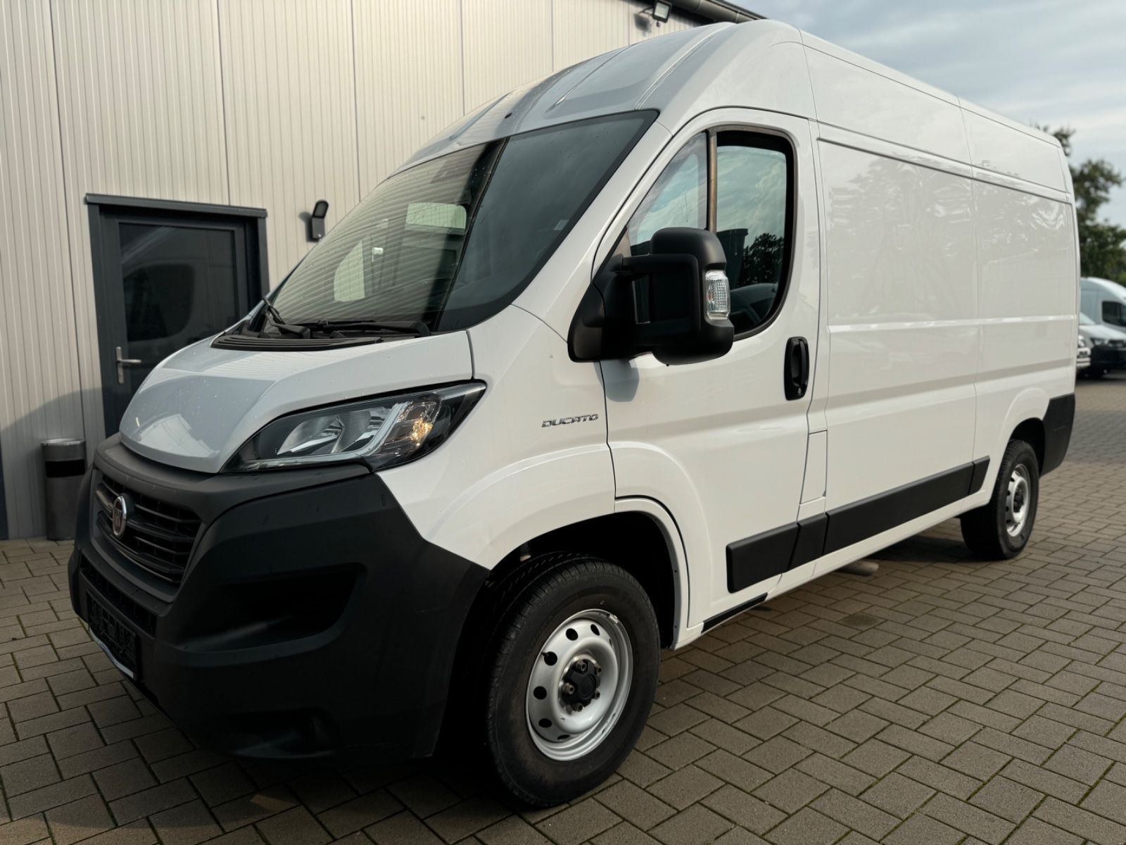 Fiat Ducato Kasten 140 L2H2/Kamera/AppleCar/AHK/Spur