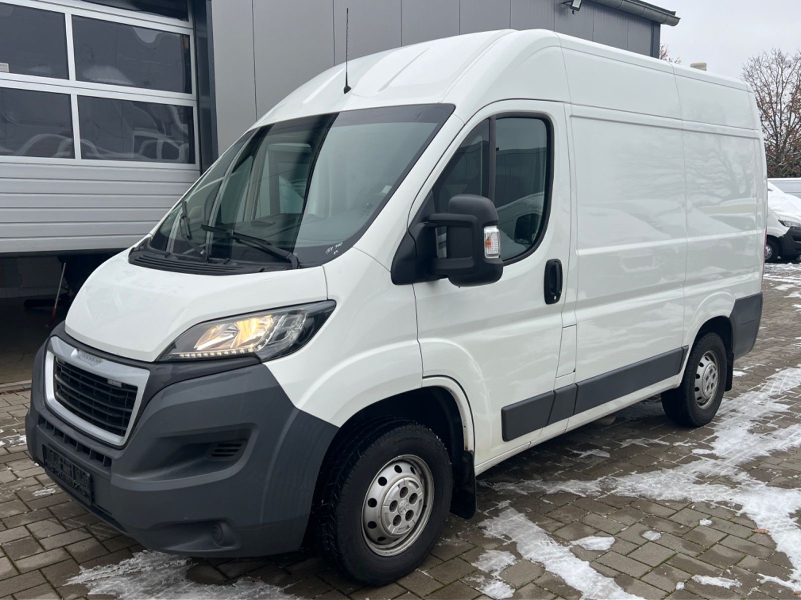 Peugeot Boxer Kasten 2.0 HDI/L1H2/Kamera/Webasto/Fenster