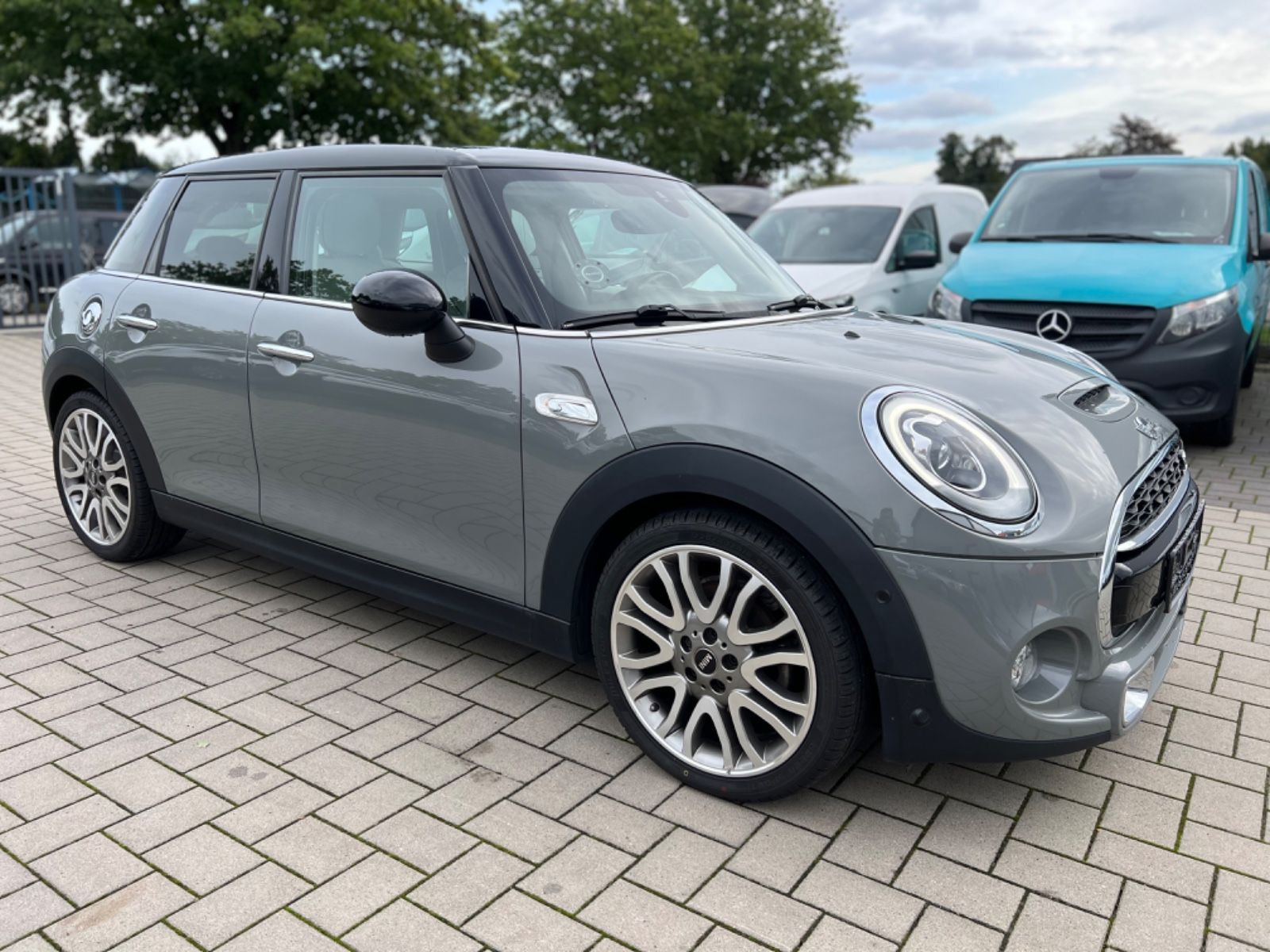 MINI COOPER-S / 2.0 /Navi/Auto/Panorama/Leder/Head-UP