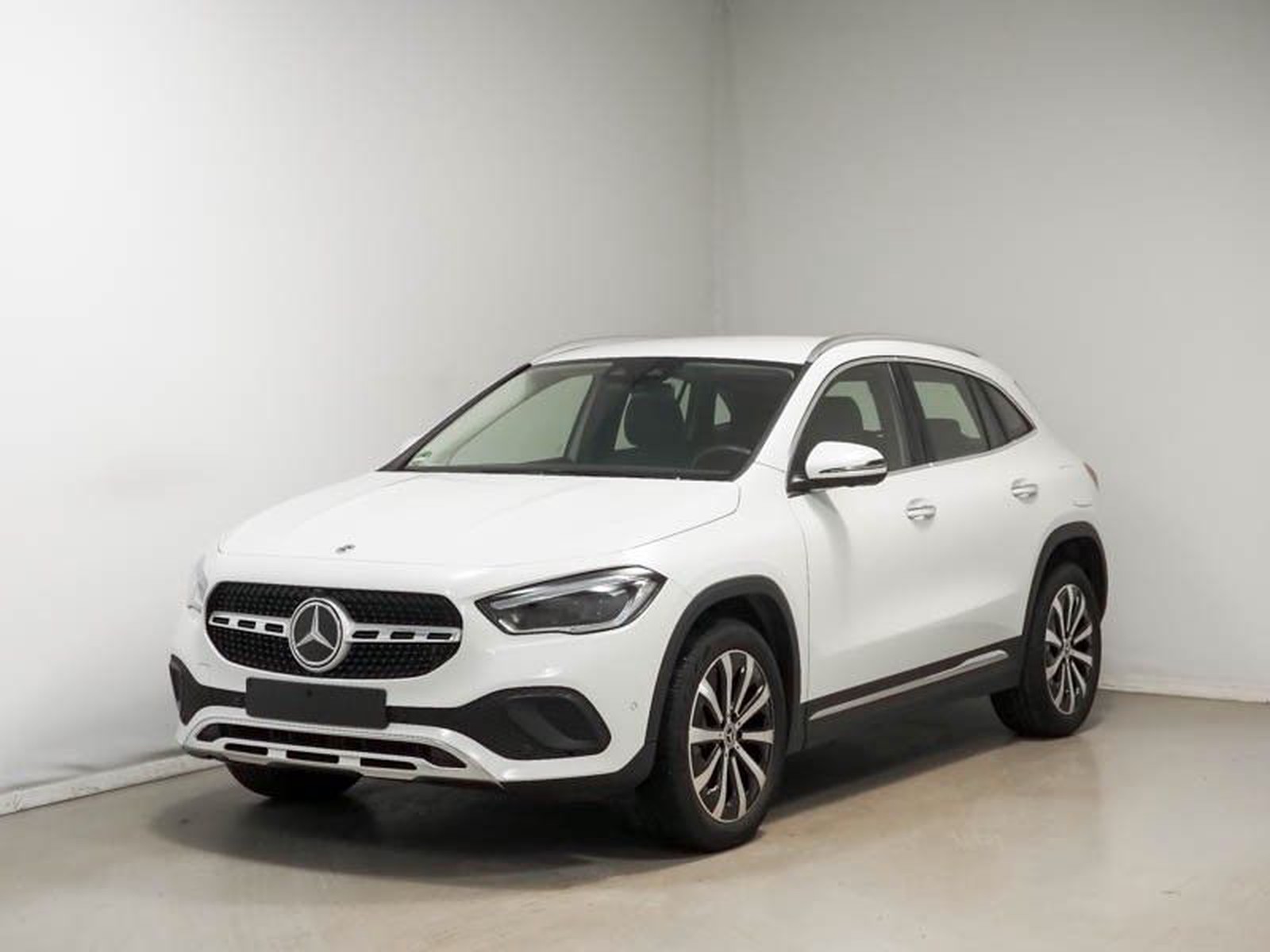 Mercedes-Benz GLA 200,Progressive,AKK, 360°,E-PACK, MULTIBEAM