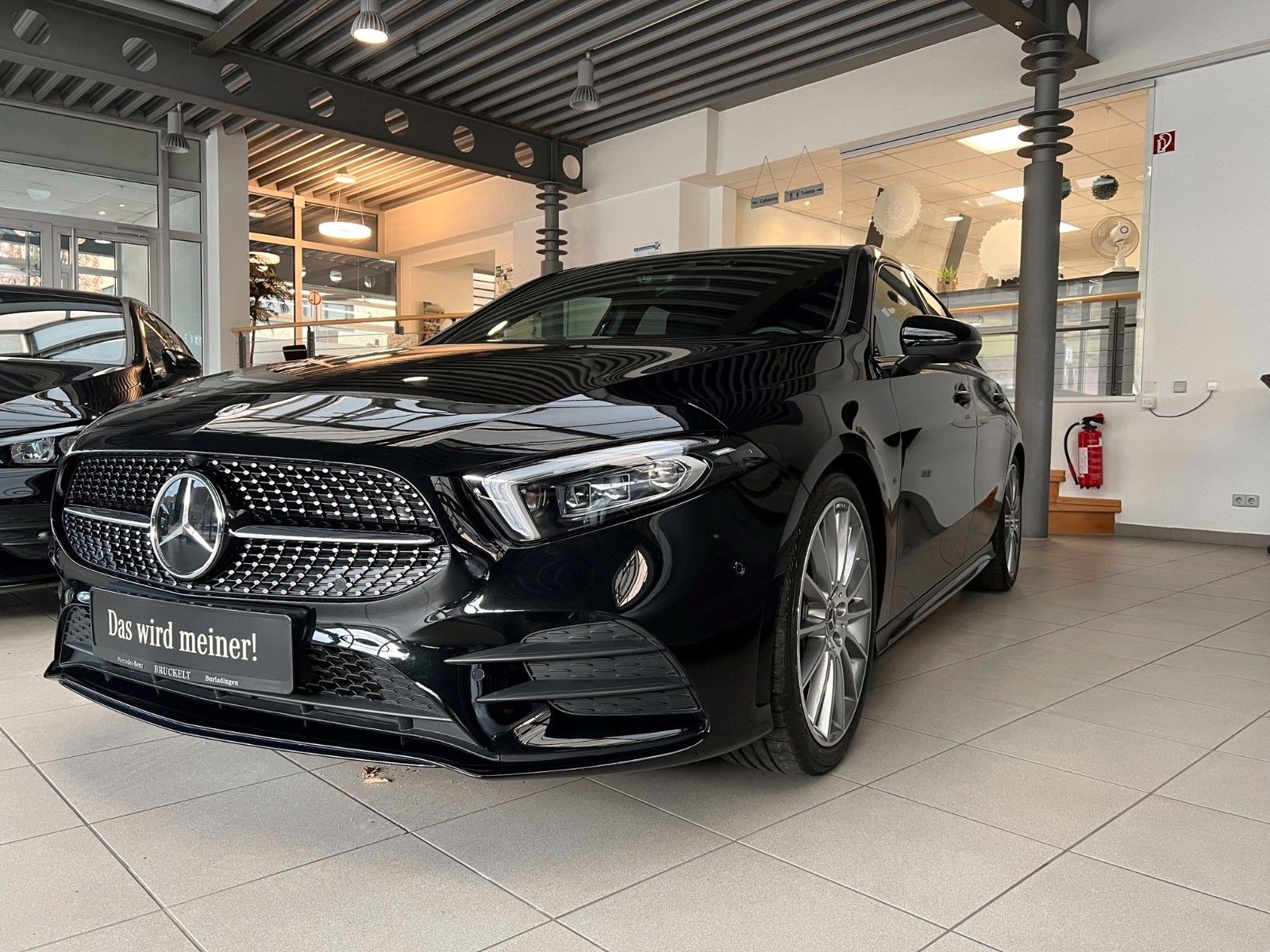 Mercedes-Benz A 250 4M AMG-Line, MULTIBEAM,Distronic,Pano,MBUX