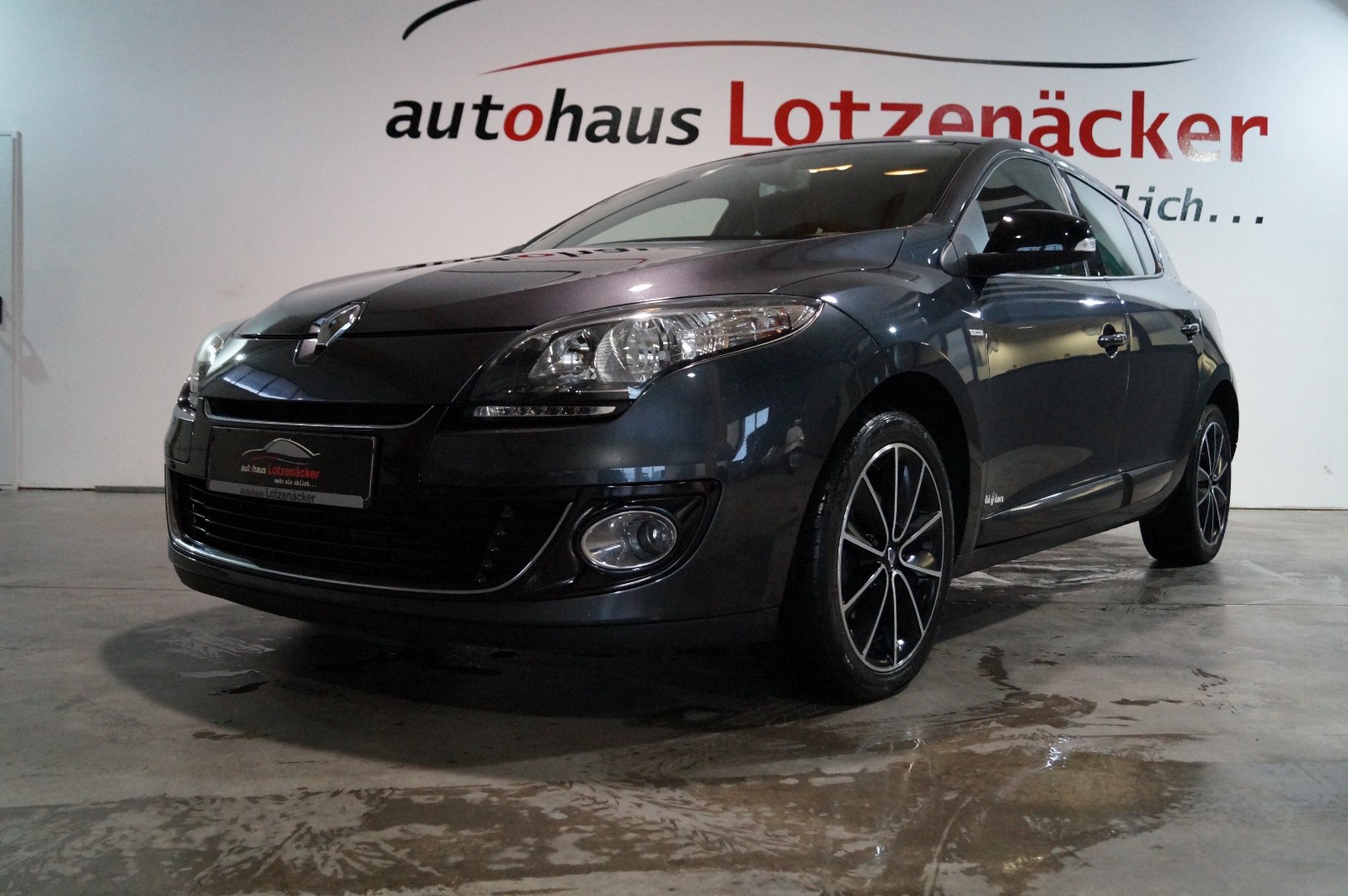 Renault Megane III 5-türig BOSE Edition NAVI,LEDER,SHZ,PDC,GARANTIE