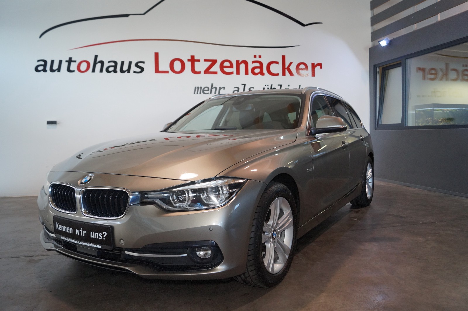 BMW 320d Touring Sport Line,ACC,LED,HEAD-UP,NAVI,PANO,AHK,PDC,Komfortz