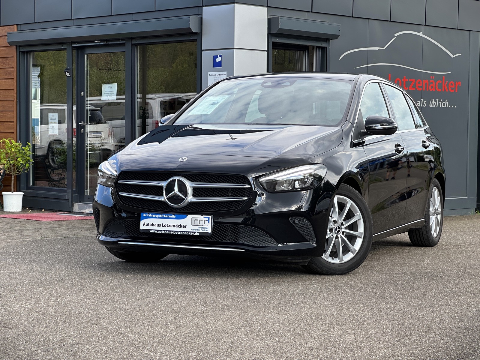 Mercedes-Benz B 200 d 2.HAND|NAVI|KAM|LED|TEMP|DAB|SHZ