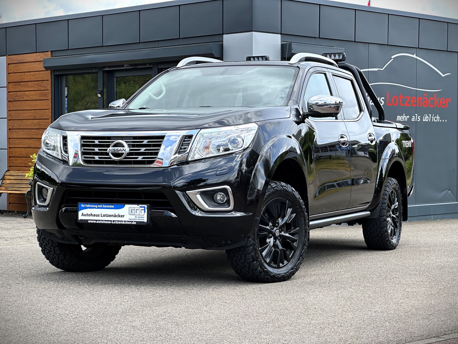 Nissan Navara NP300 Tekna Trek 1 Double Cab 4x4 AHK|LED