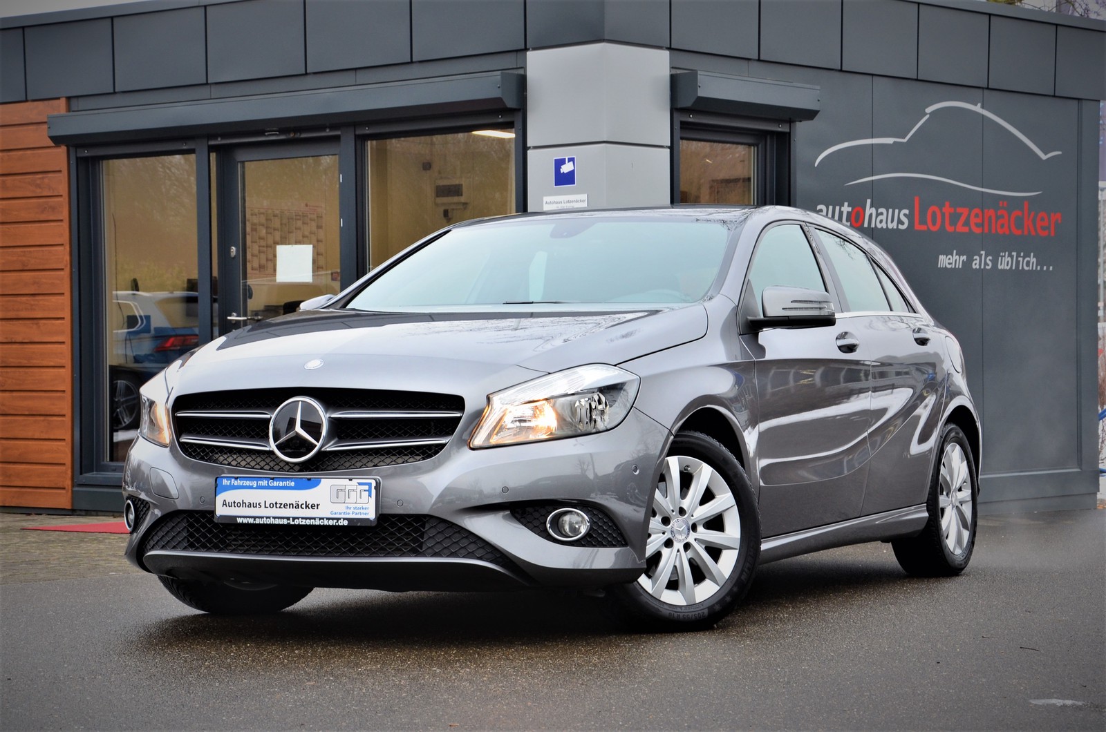 Mercedes-Benz A 180 BlueEfficiency DCT | 8-fach | Service NEU