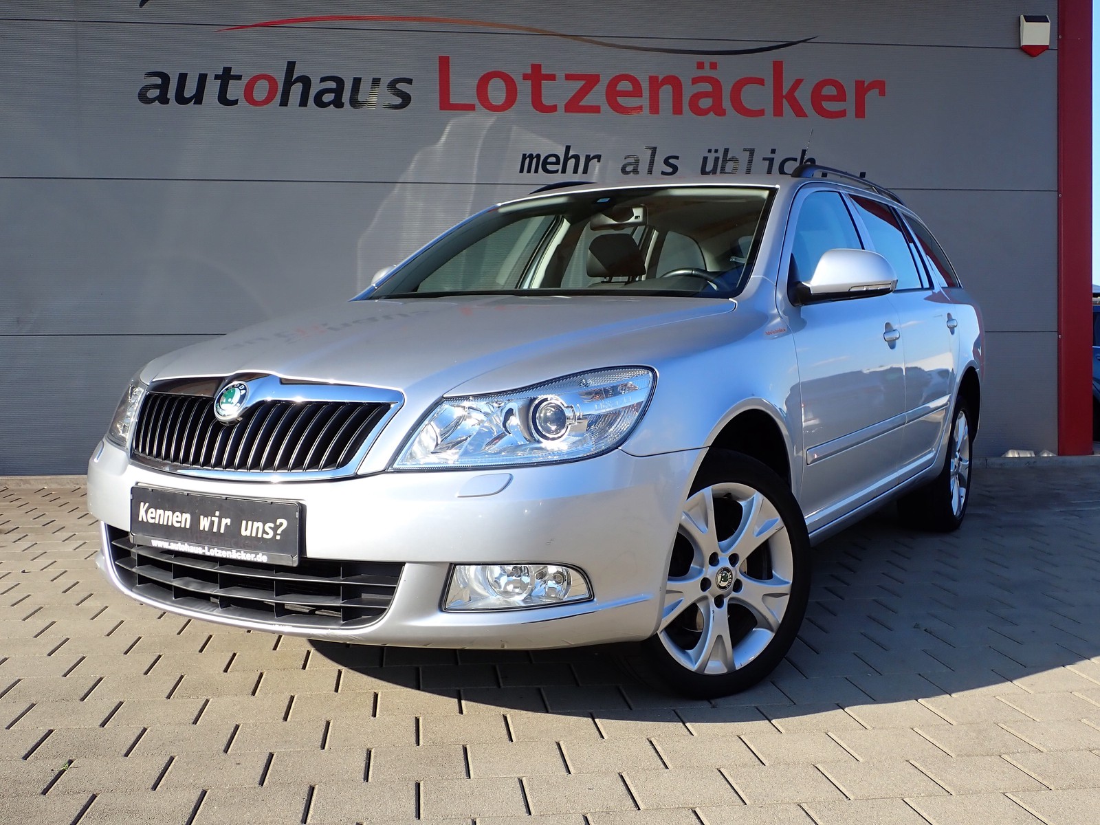Skoda Octavia Combi Elegance 4X4 2.HAND|AHK|LEDER|XEN|