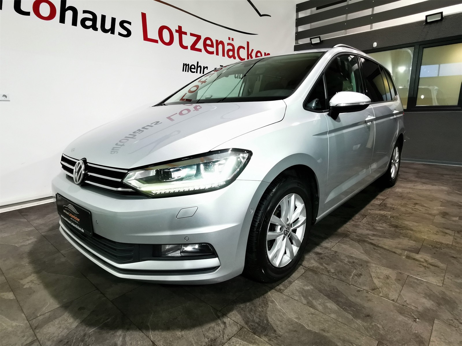 Volkswagen Touran 1.6 TDI Comfortline 7-SITZER|LED|ACC|AHK