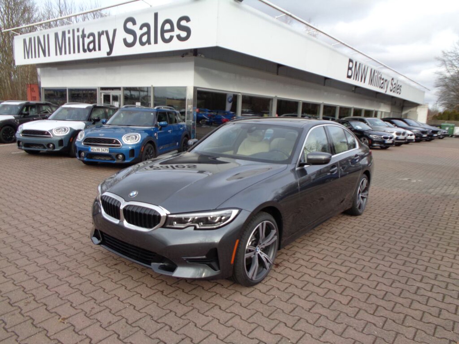BMW 330 i xDrive Sedan - Tax Free Military Sales in Kaiserslautern