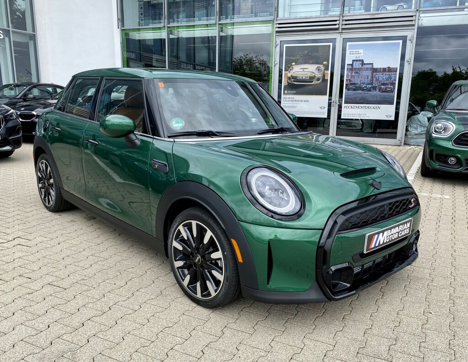 MINI Cooper S Hardtop 4 Door - Tax Free Military Sales in Ramstein