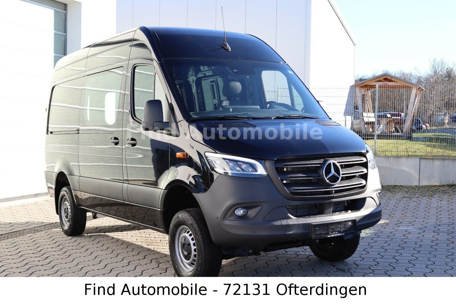 Mercedes-Benz Sprinter 319 CDI 4x4 V6 *DISTR*LED*AHK*360KAMER* V6 DISTR LED AHK 360KAMER
