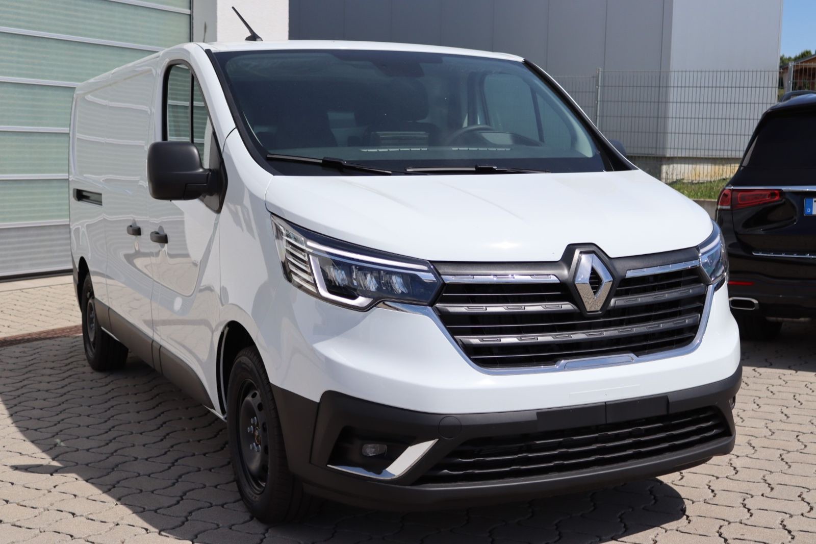 Renault Trafic Kasten L2H1 3,0t Komfort *LED*HOLZ*PDC*SO LED HOLZ PDC SO