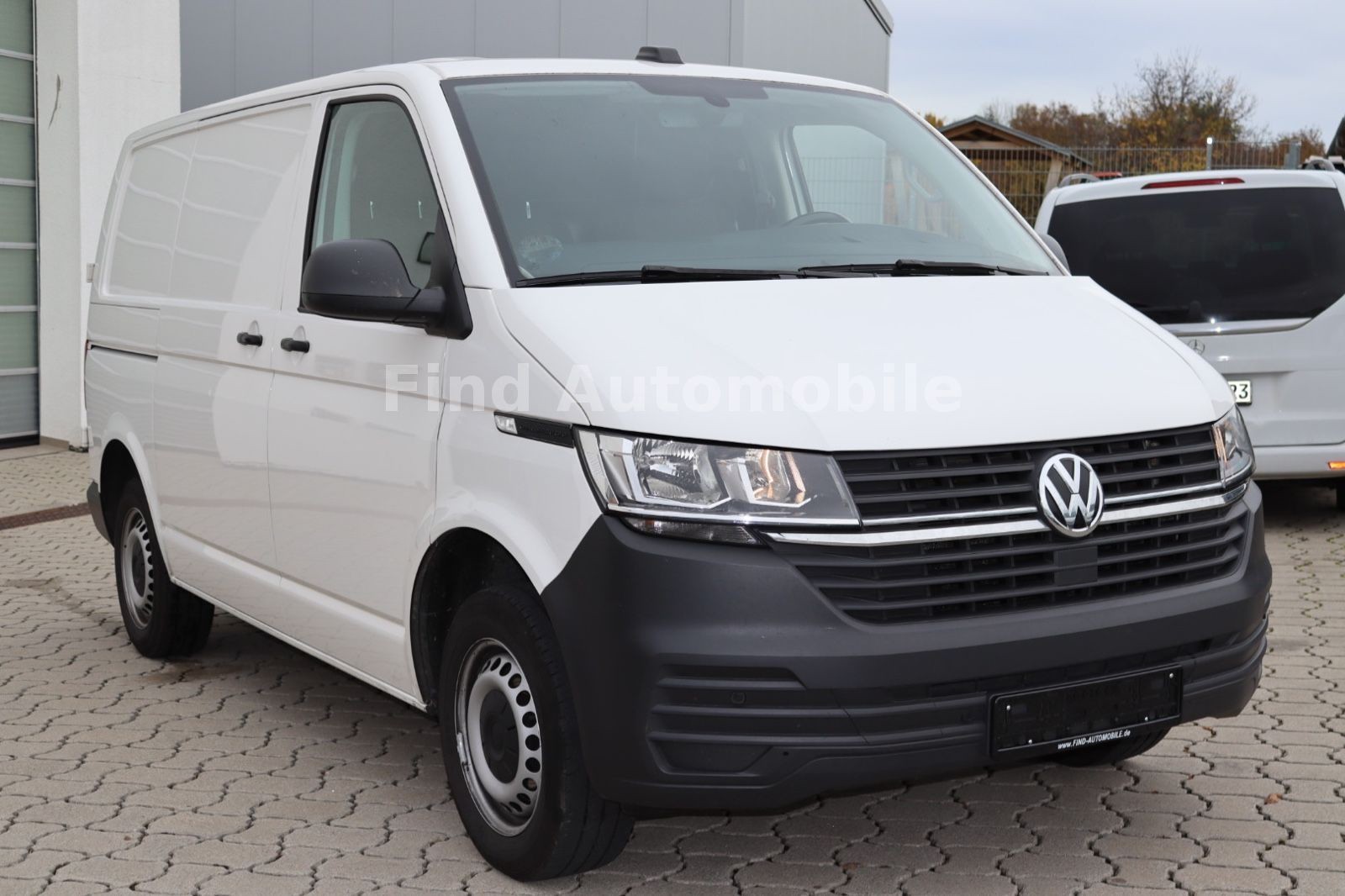 Volkswagen T6.1 Transporter Kasten Kurz *AHK*NAVI*KAME*ACC* AHK NAVI KAME ACC
