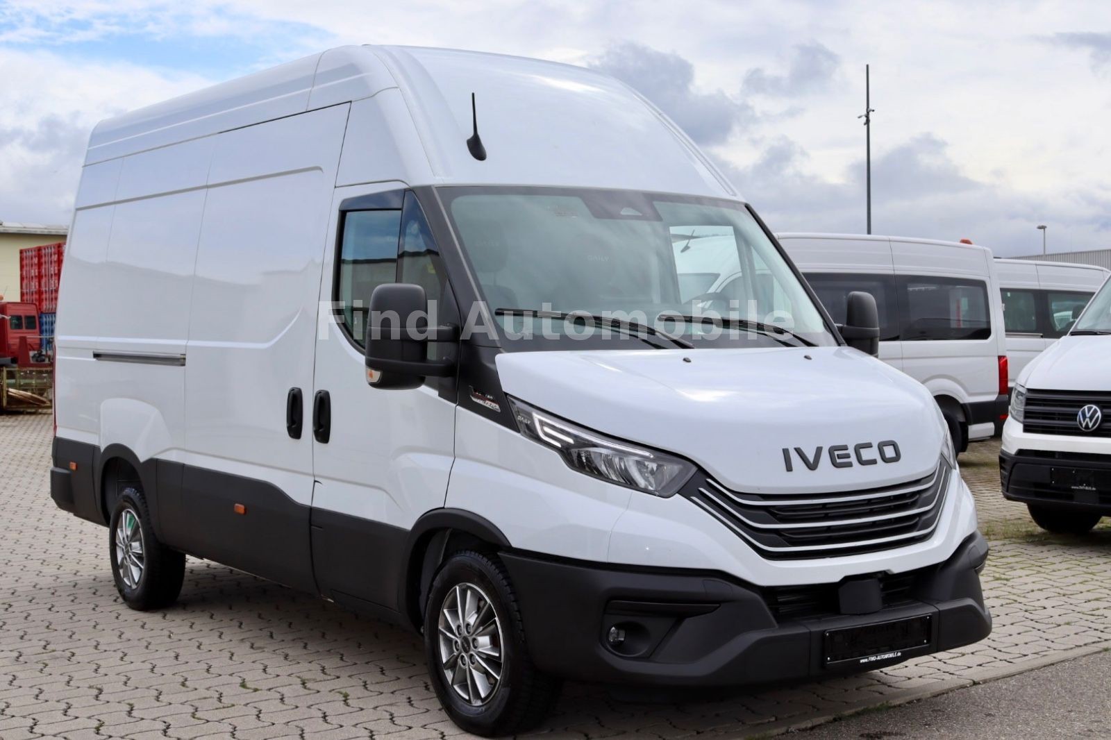 Iveco Daily 35S18HAV H3 3520L *13,4m3*3,5TAHK*LED*NAVI H3 13,4m3 3,5TAHK LED NAVI