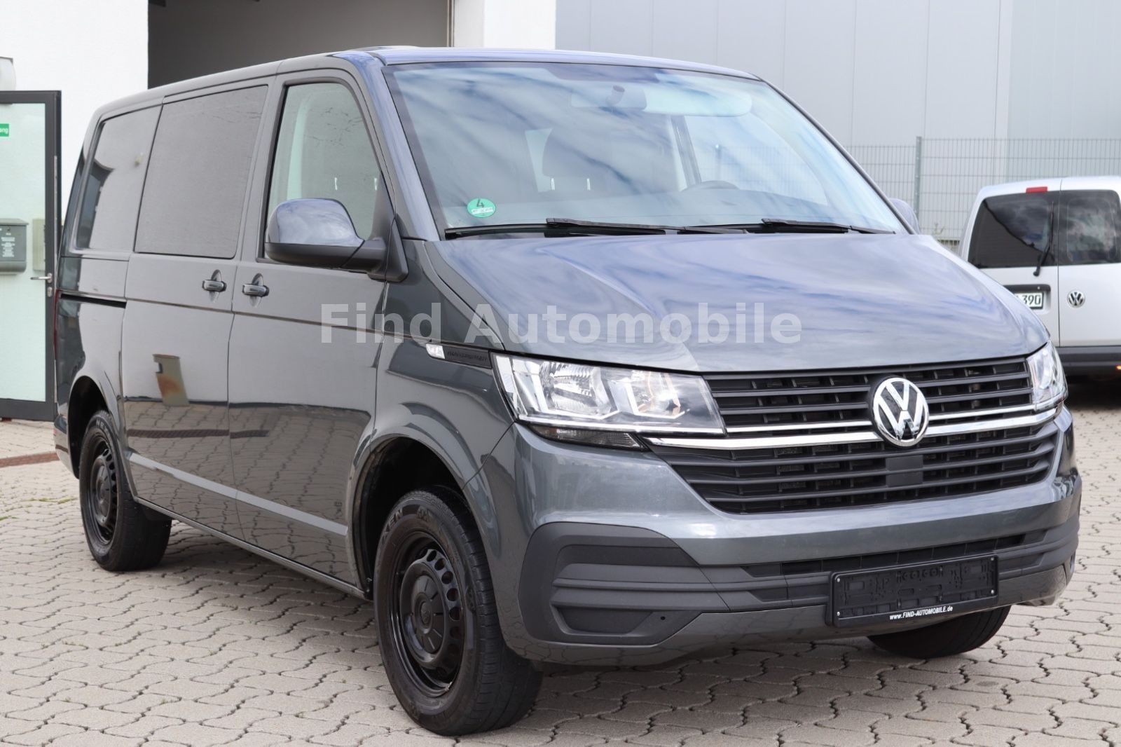 Volkswagen T6.1 Transporter Plus Kurz *5-SITZE*STHZ*APP-CON 5-SITZE STHZ APP-CON