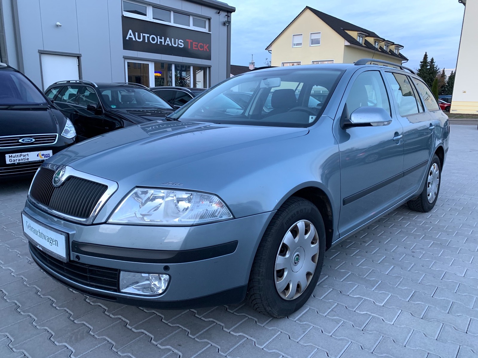 Skoda Octavia Combi Ambiente 1.Hand 125TKM KLIMAAUTOM PDC AHK