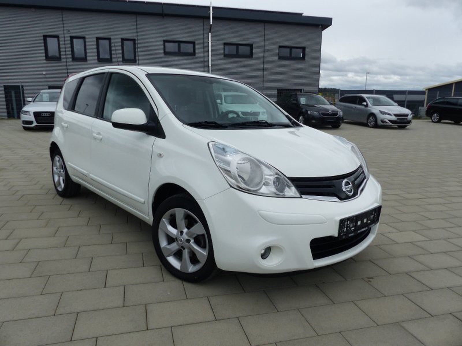 Nissan note i