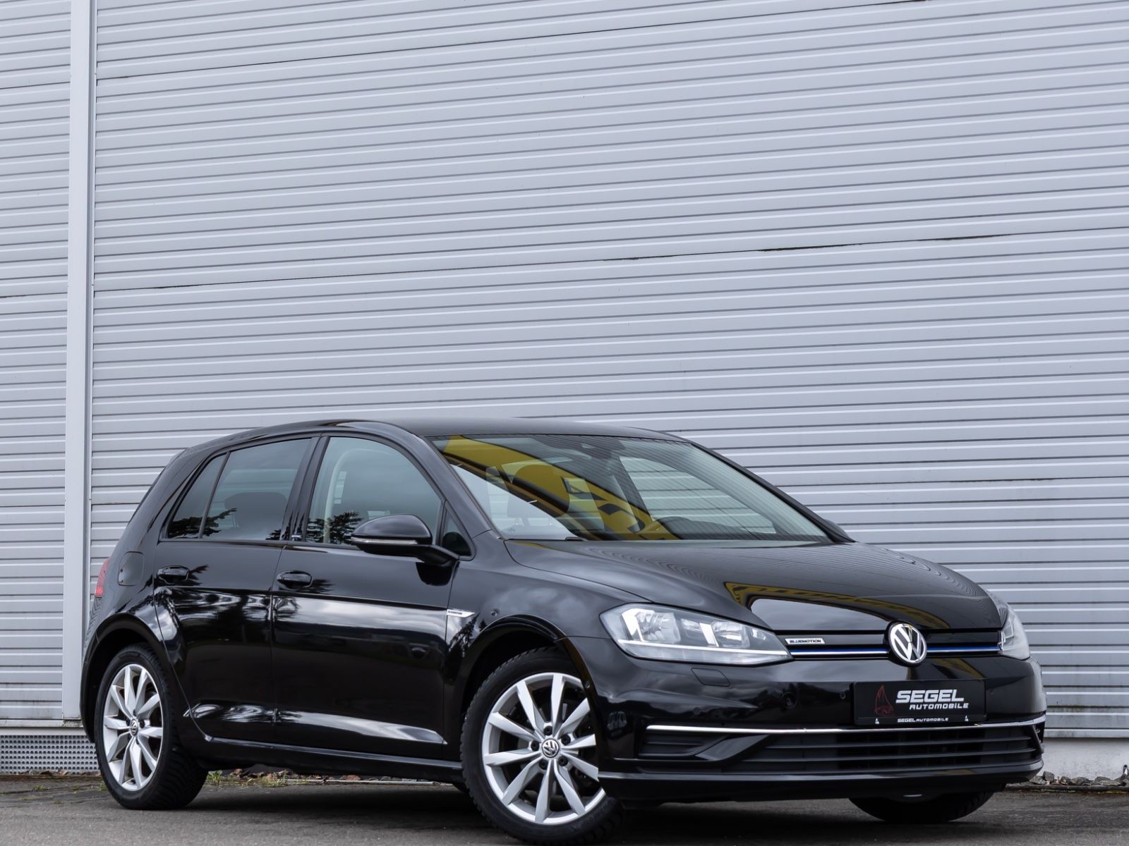Volkswagen Golf VII Lim. 1.5TSI*IQ.DRIVE*ACC*SHZ*NAVI*PDC*