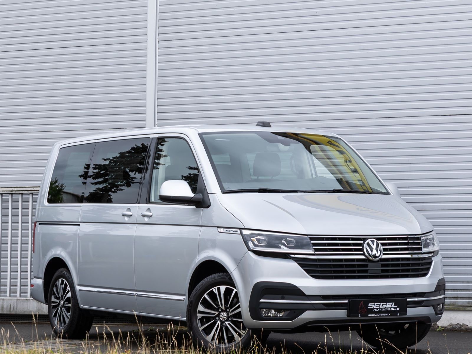 Volkswagen T6 Multivan Generation Six*NAVI*LED*ACC*7-SITZE