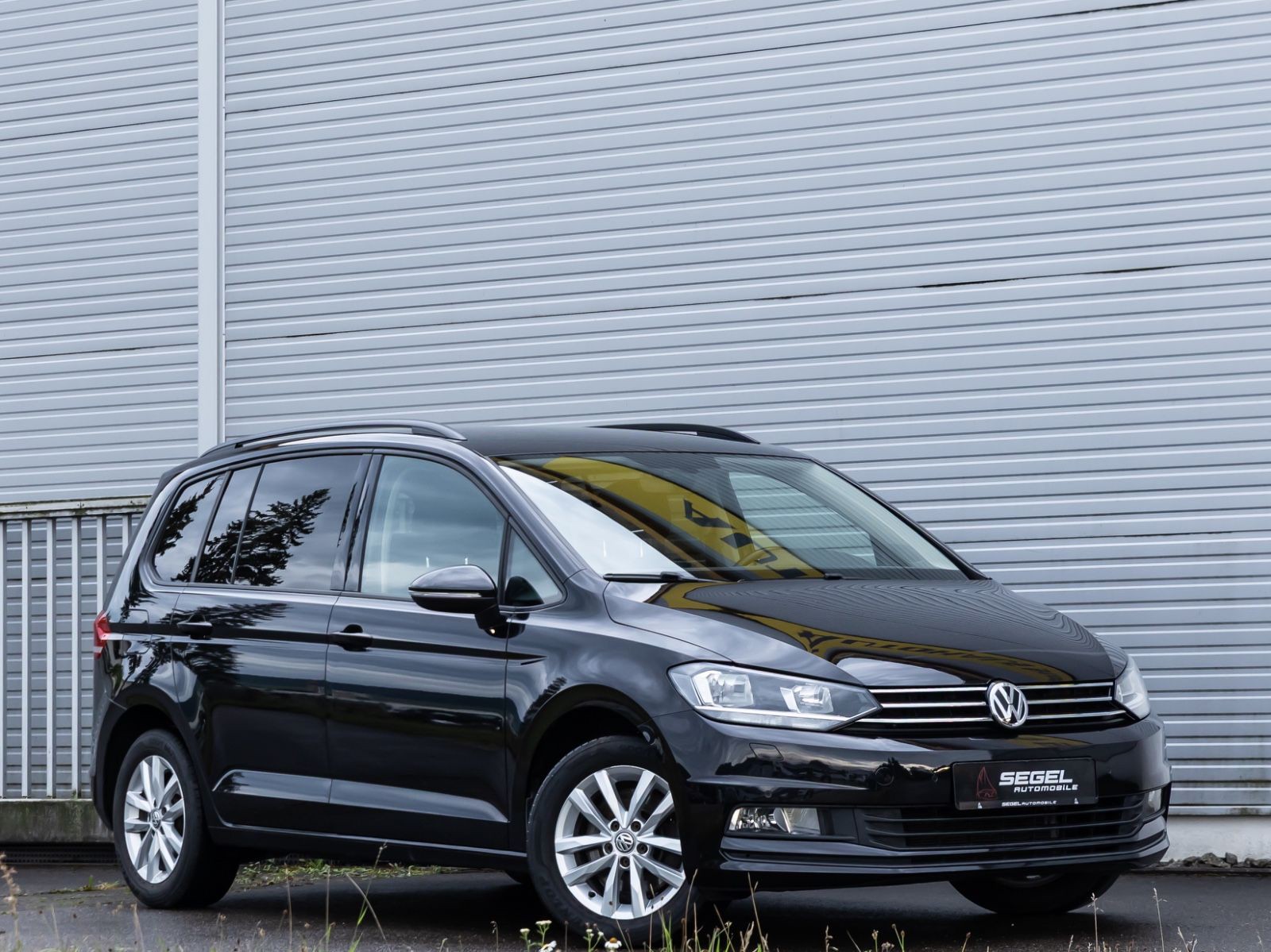 Volkswagen Touran 1.6 TDI*7-SITZE*NAVI*TEMP*3-ZONEN*SHZ*