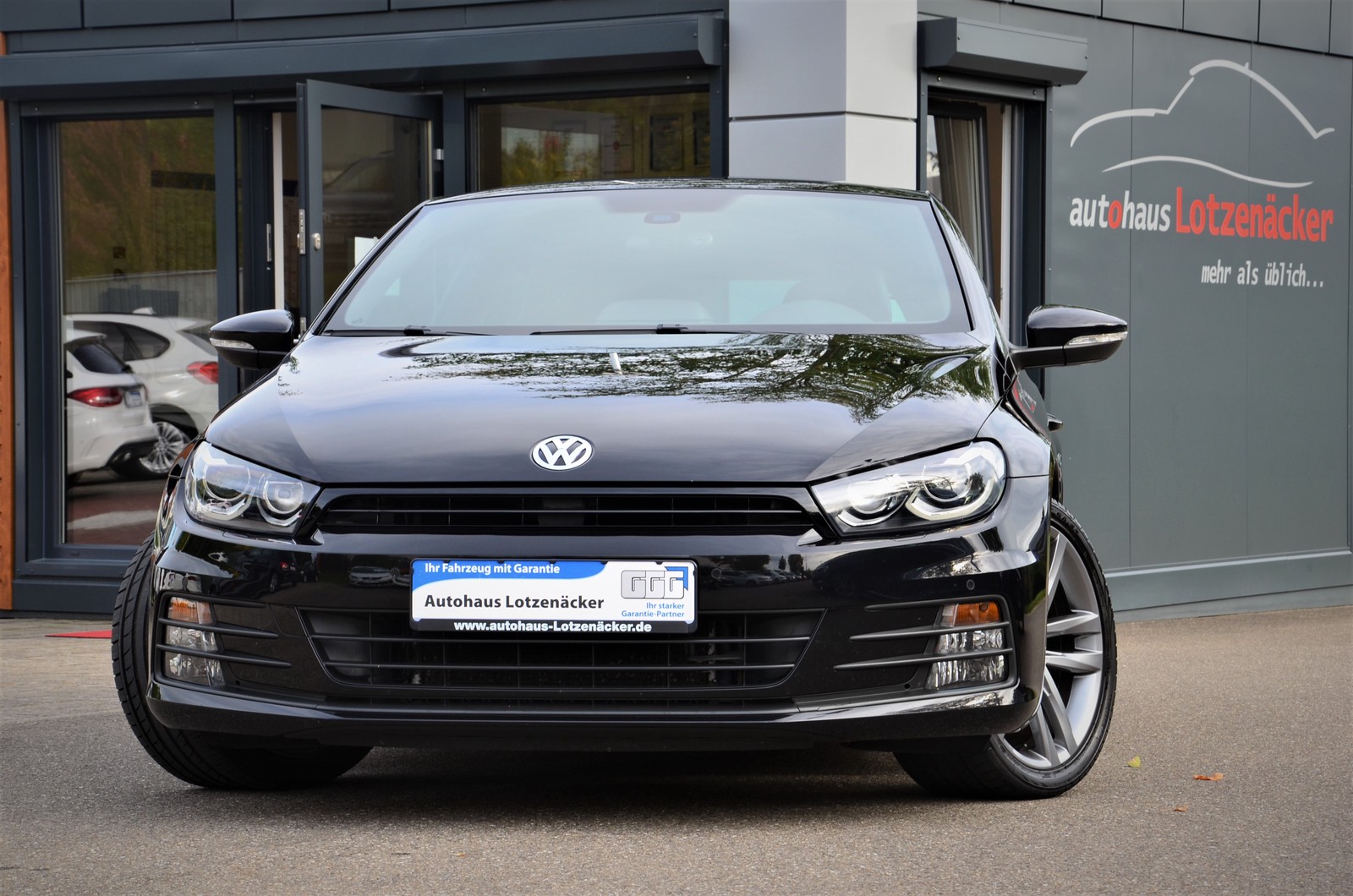 Volkswagen Scirocco 2.0 TSI DSG Leder Xen Navi Bremsen HU NEU