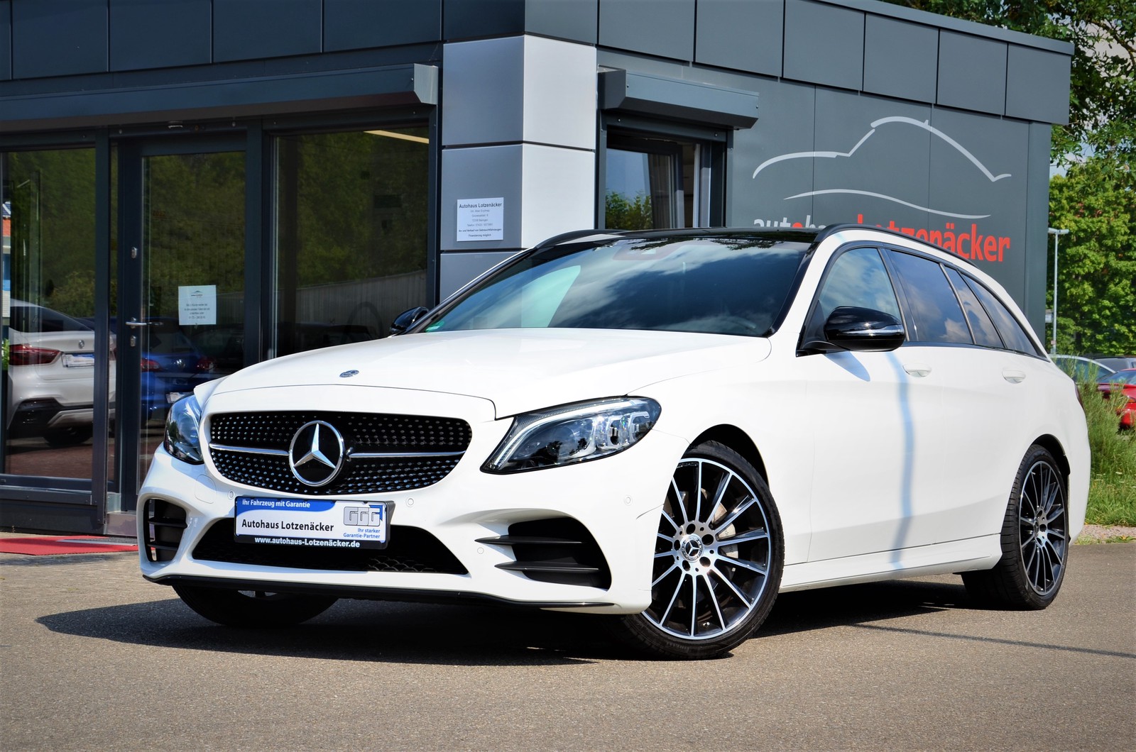 Mercedes-Benz C 300 T Avantgarde AMG Multibeam|Burmester|Pano