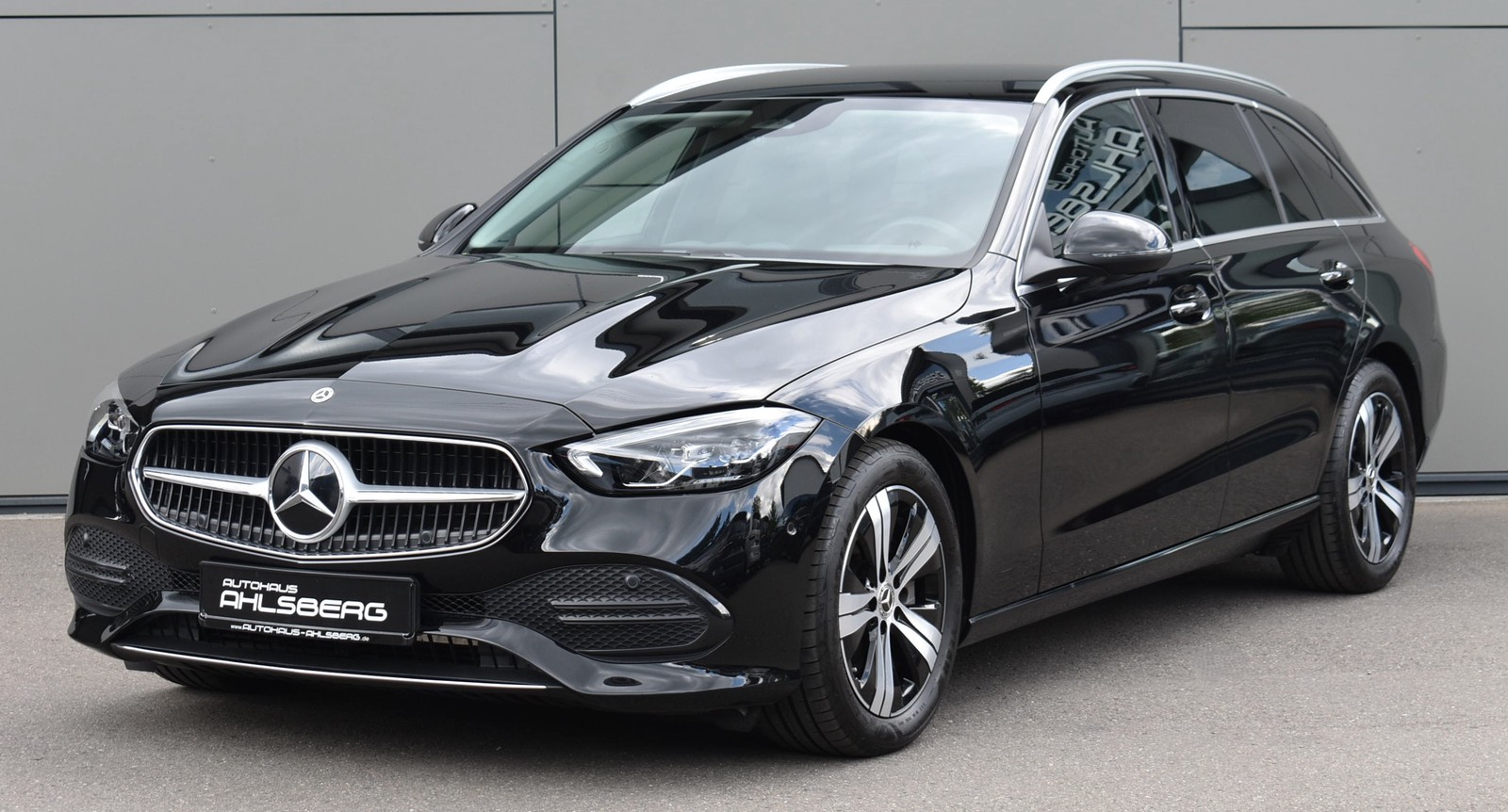Mercedes-Benz C 300T d AVANTGARDE/ RFK/M-BUX/LED/AHK/MEMORY/9G