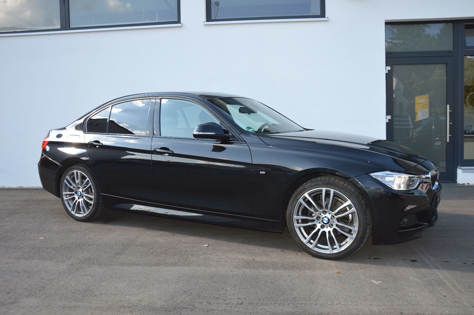 BMW 320 d xDrive Aut. M-Sportpaket/Navi/Leder/AHK/GSD