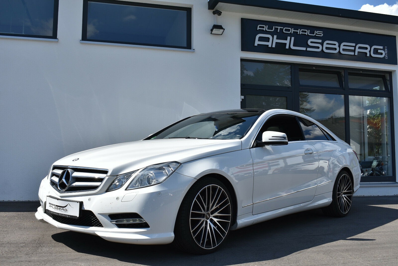 Mercedes-Benz E 250 CDI Coupe BE 7G Avantgarde BlueEff. AMG Line/Navi/LED/Panoramad.