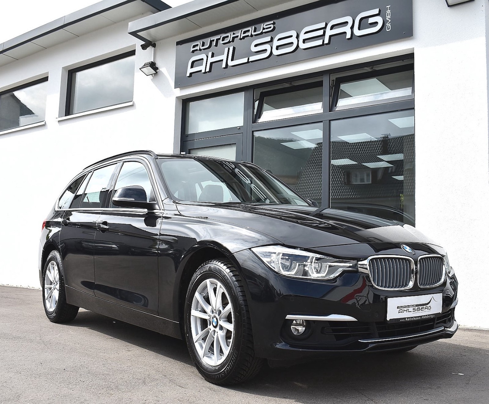 BMW 320i xDrive Luxury Line i /Allrad Tour.Edition