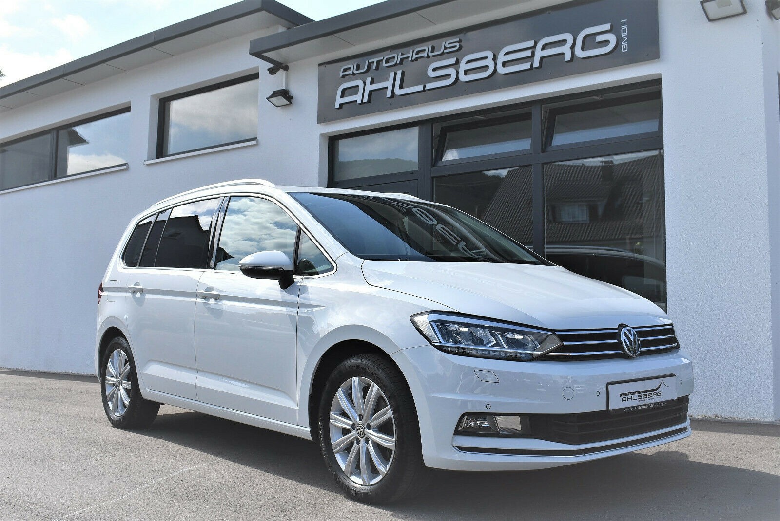 Volkswagen Touran Highline BMT/ /LED/7-Sitzer/Pano/Standh.
