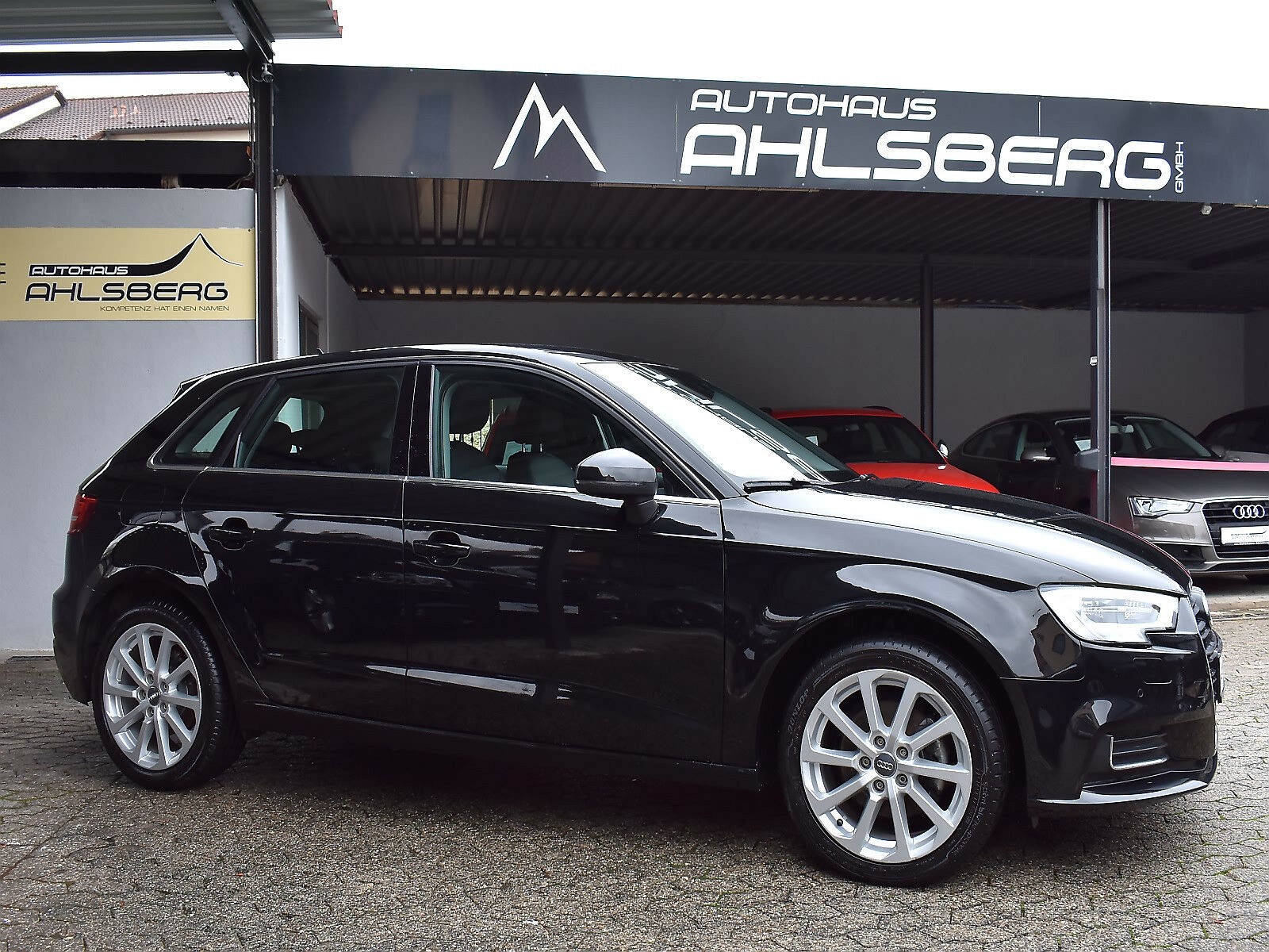 Audi A3 1.6 TDI Sportback design /Bi-Xen/NAVI/Standheiz/EU6/KEYLESS