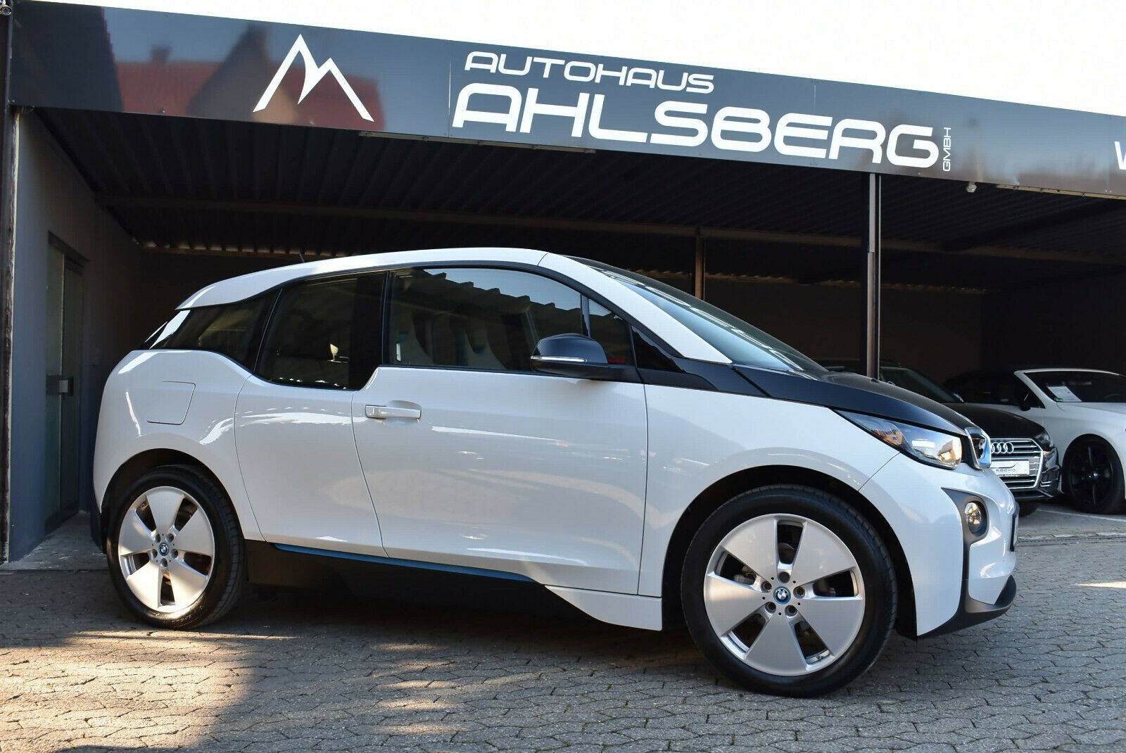 BMW I3 E-Drive 94 AH /Navi/LED/Tempomat/SHZ/Schnell-Laden