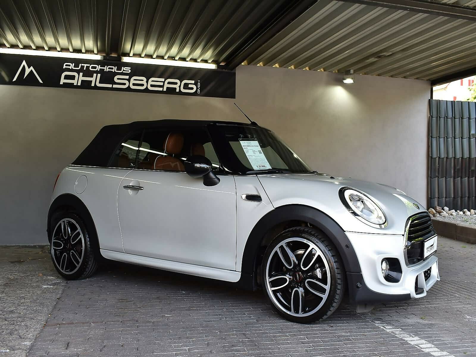MINI CABRIO John Cooper Works /NAVI/LEDER/LED/SHZ/PDC/Tempomat