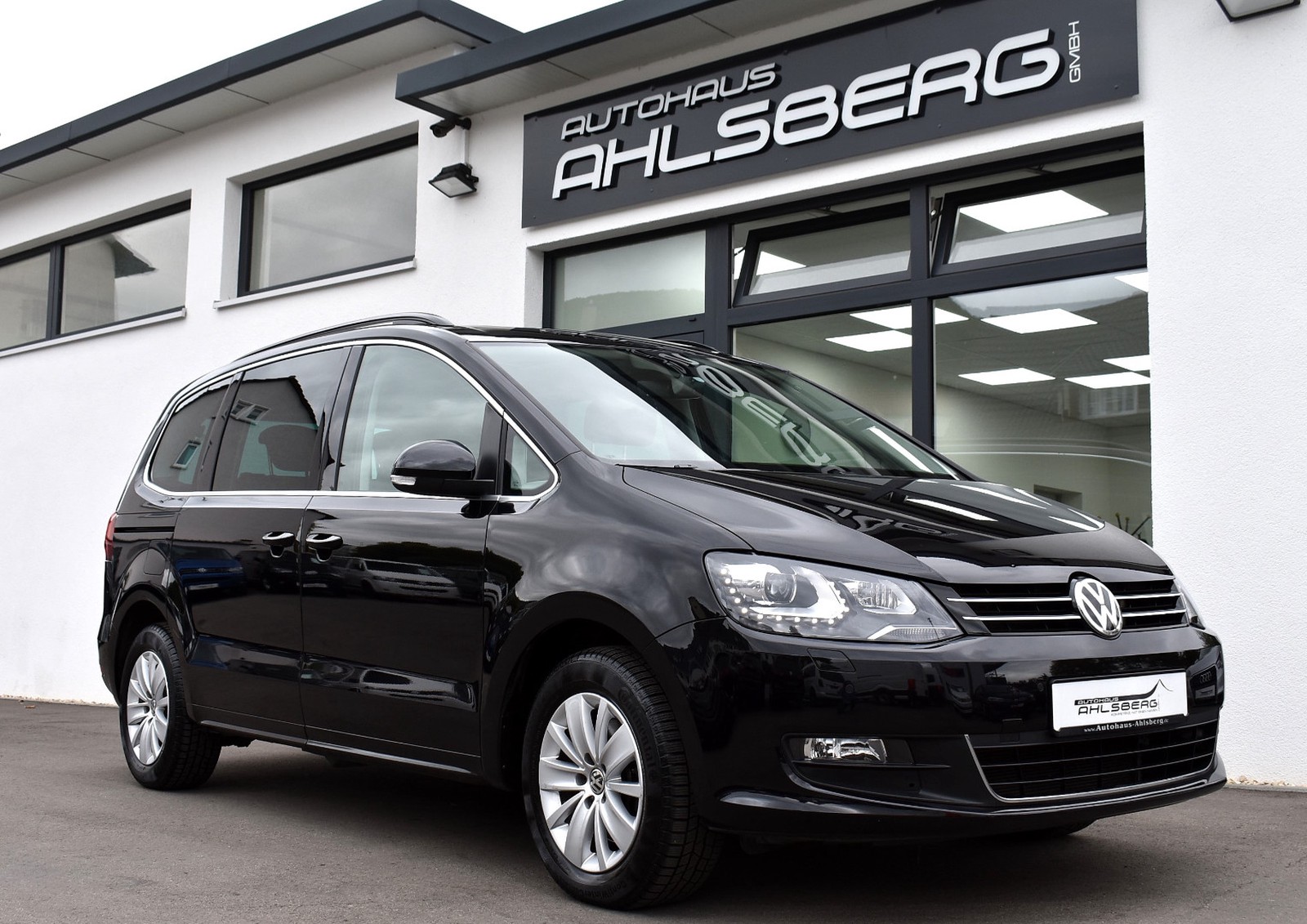Volkswagen Sharan Comfortline BMT/ ACC/7-Sitzer/AHK/Pano/Standheizung/Navi