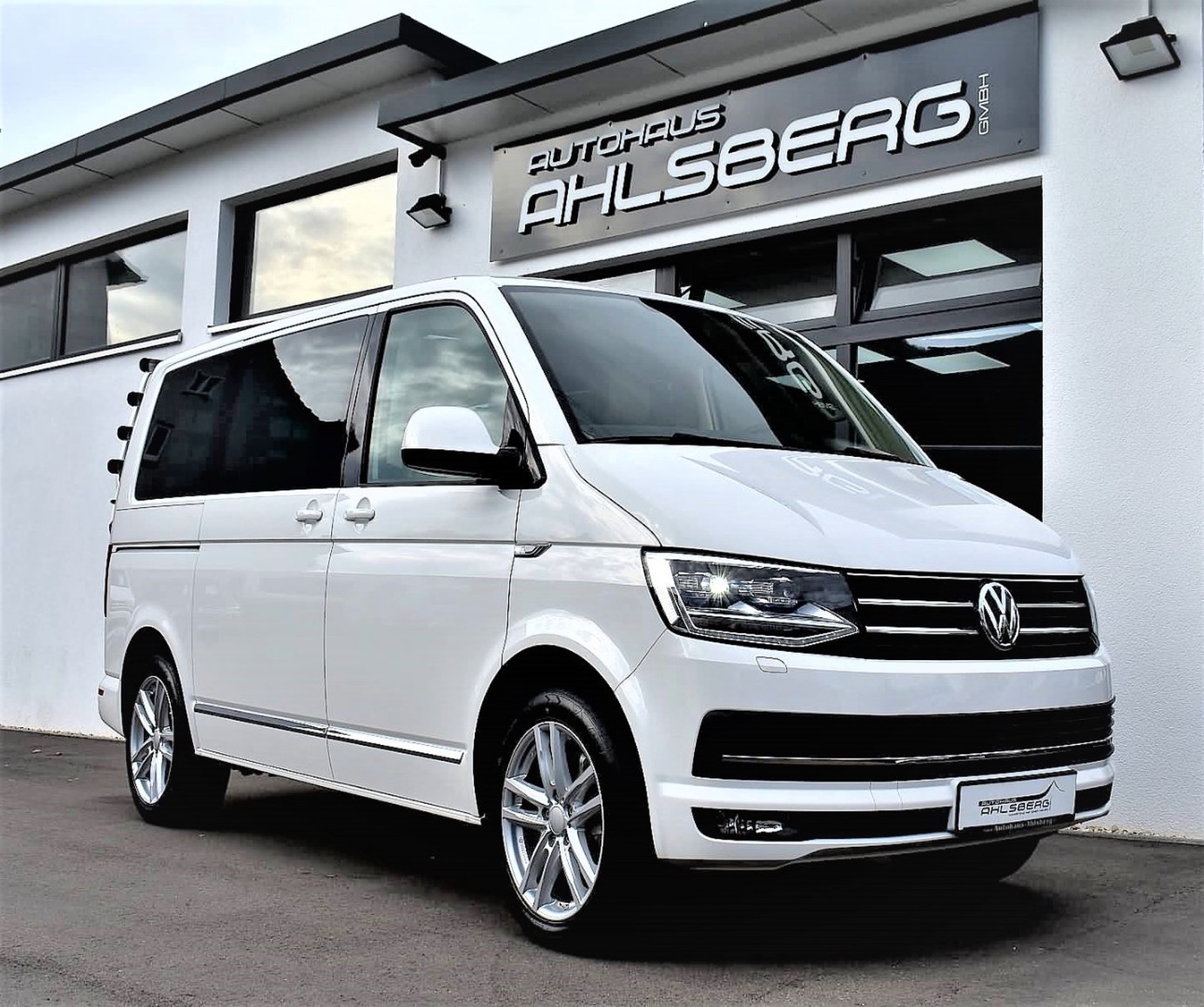 Volkswagen T6 Multivan Highline LED/Leder/Standheiz./NAVI/EU6