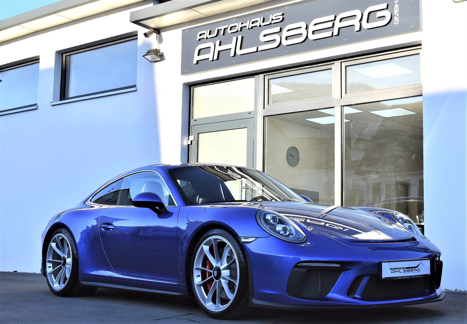 Porsche 911 GT3 TOURING LIFT 850 Km 18 -Wege-Sitze-Saphirblaumet.-DAB Radio-Kamera