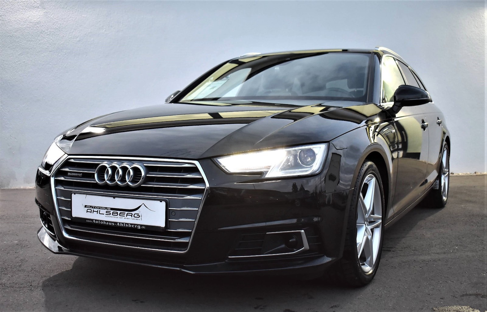 Audi A4 2.0 TDI Avant S-Line sport quattro Standheiz/ACC/Virtual/Navi/Bi-Xenon