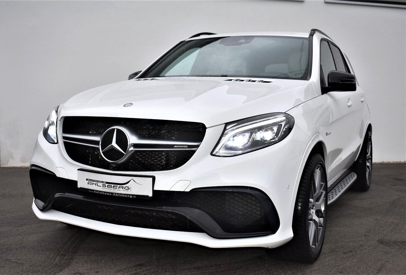 Mercedes-Benz GLE 63 AMG Night Paket 21 Zoll Leder Led AHK Harman/Kardon