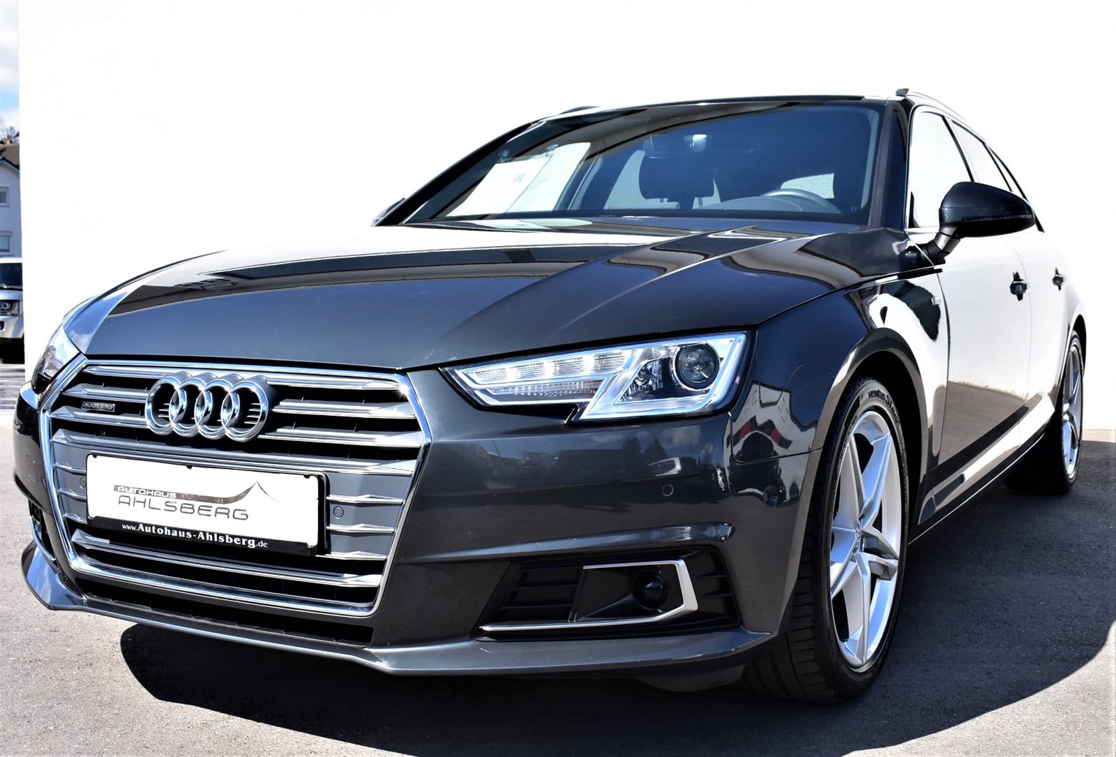 Audi A4 Avant S - Line quattro Standheiz/ACC/Virtual/Navi/Bi-Xenon/AHK