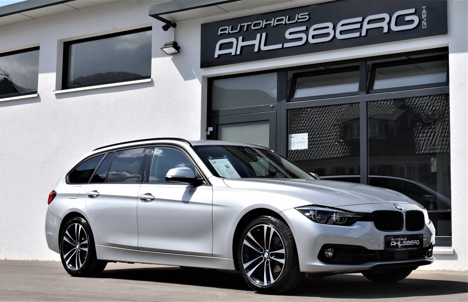 BMW 320i xDrive Sport Line Shadow NAVI/LED/LEDER/AHK/ACC/HUD/SIDE/LANE/KEYLESS