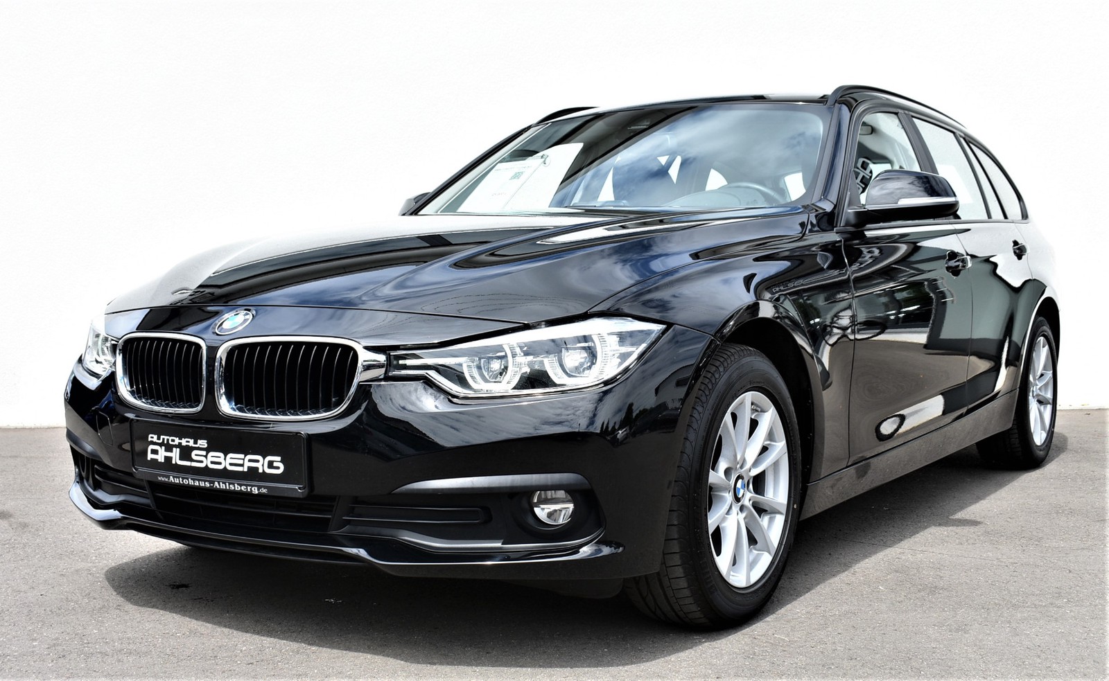 BMW 318d DPF Touring Aut. Keyless-Go Bluetooth Klimaautomatik LED AHK