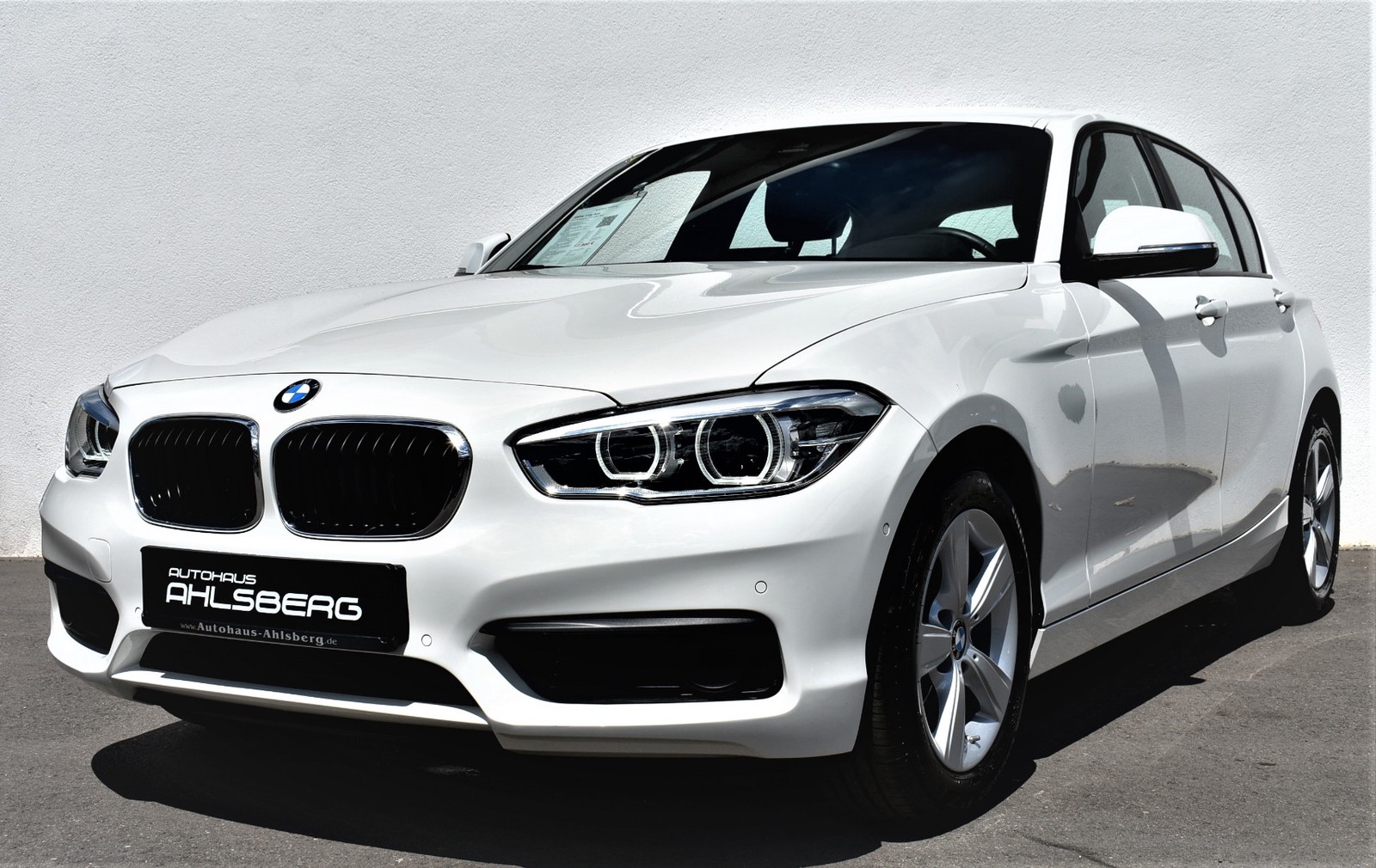 BMW 118i Aut. /NAVI/LEDER/LED/KEYLESS/SHZ/PDC