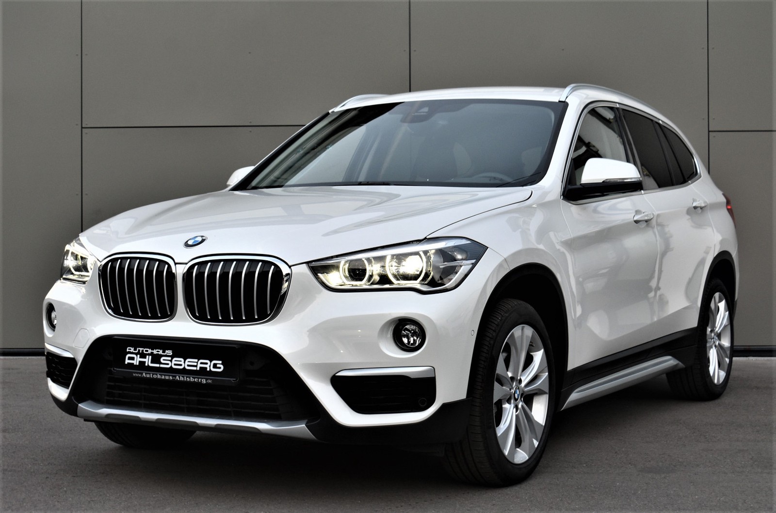 Бмв x1 xdrive18d