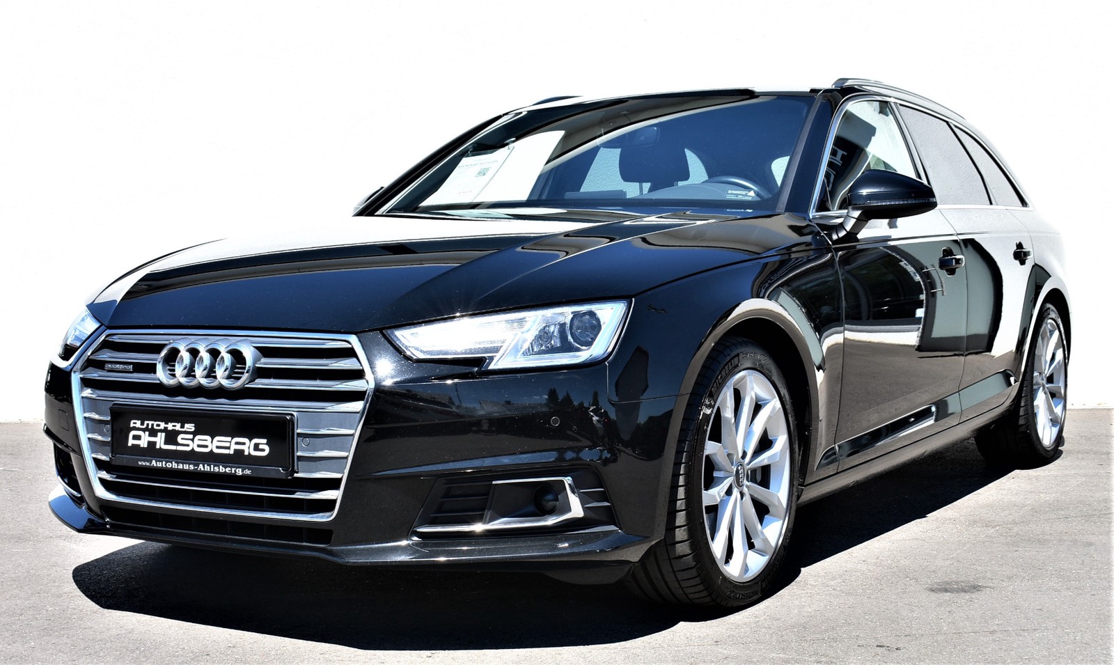 Audi A4 Avant Sport quattro /NAVI/BI-XENON/AHK/ACC/LANE/VIRTUAL CO.