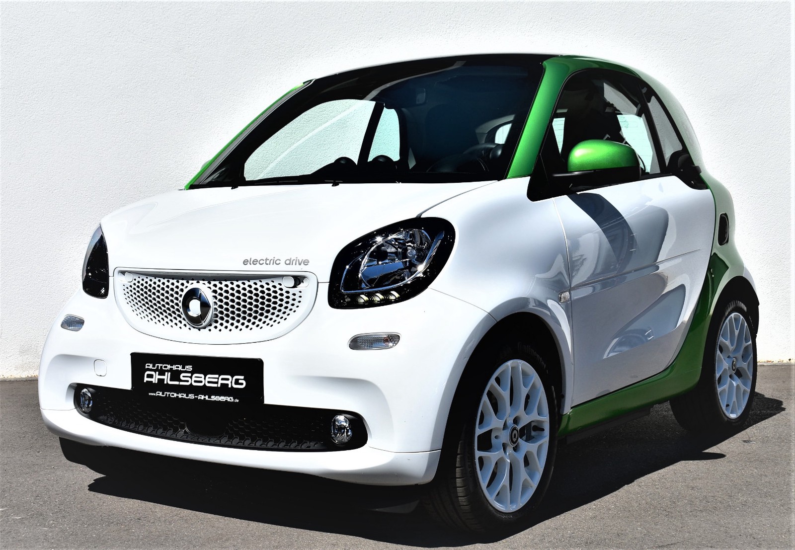 Smart fortwo electric drive / EQ Navi/Pano/Tempomat/SHZ/Klimaaut.