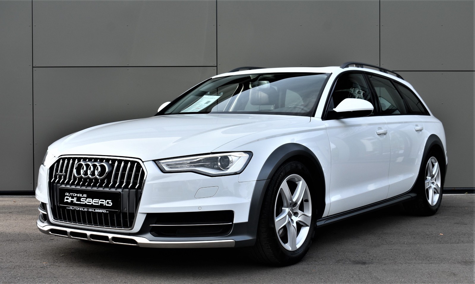 Audi A6 Allroad quattro 3.0 TDI /NAVI/LEDER/AHK/SIDE/LUFT/PANO