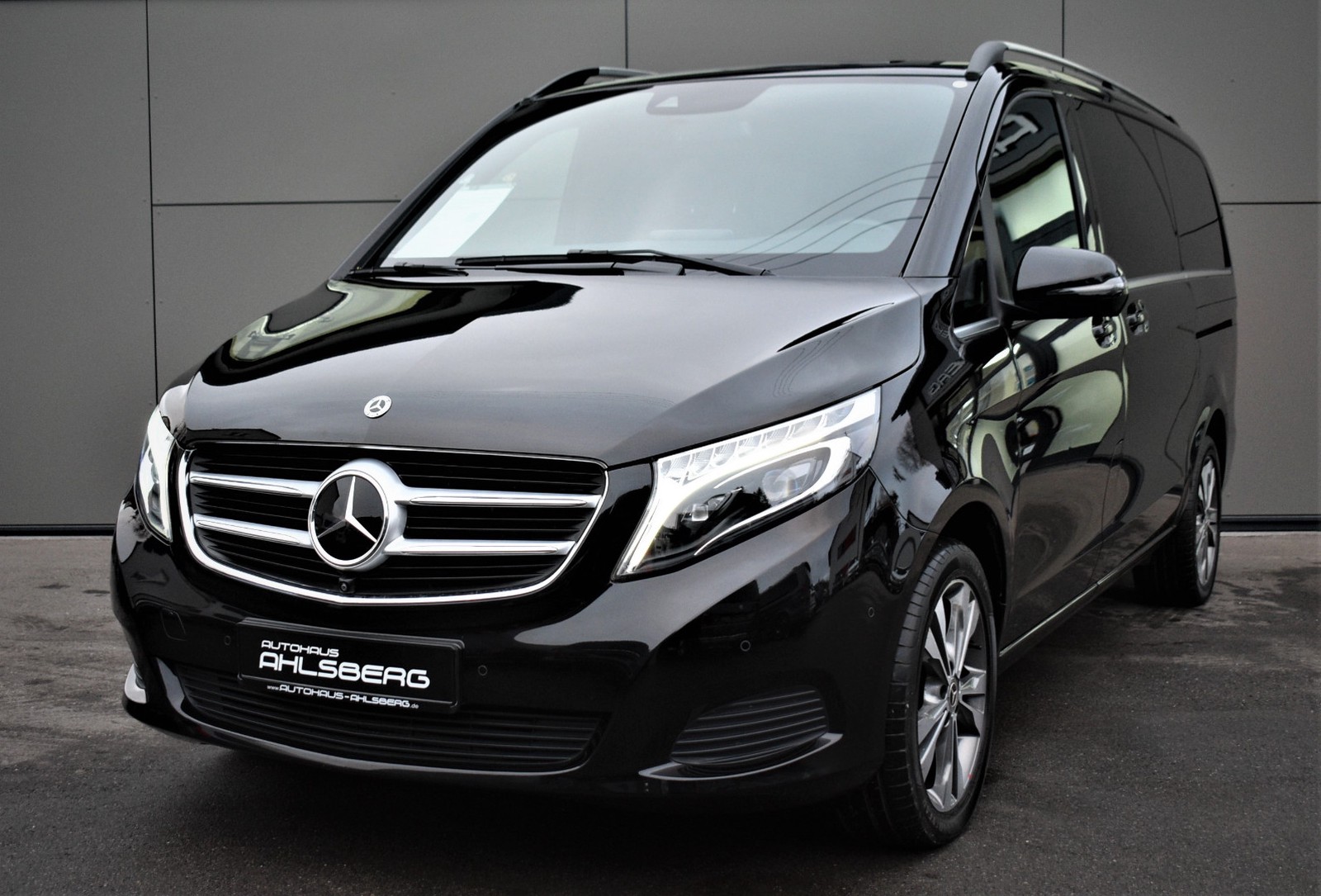 Mercedes-Benz V 250 BlueTec AVANTGARDE Edition Lang Standheizung /NAVI/LEDER/LED/DISTR./AHK/el. SCHIEBETÜR