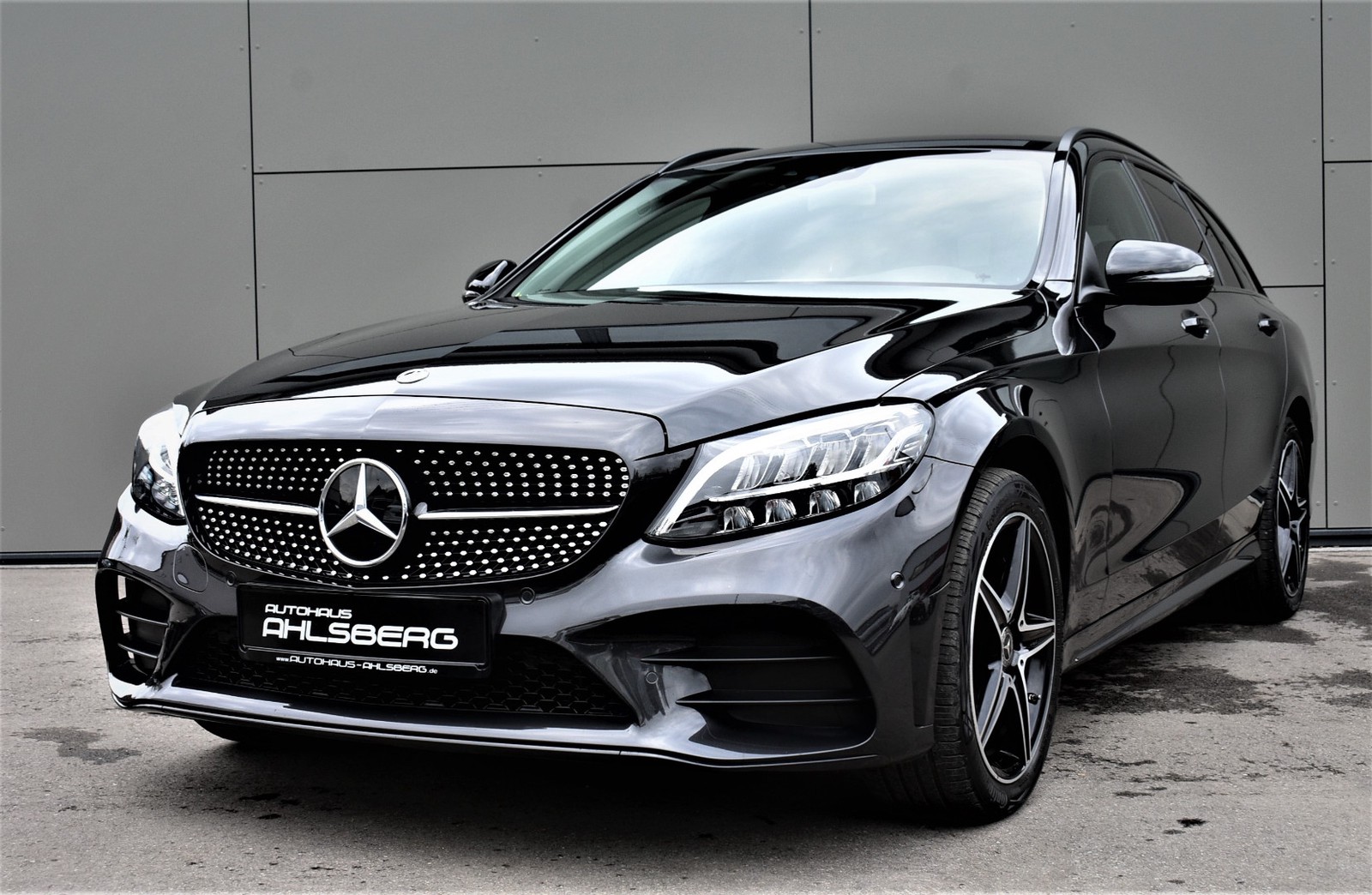 Mercedes-Benz C 300 4Matic T AMG Distronic Plus/Night-Paket/DAB/R.Kamera/LED/Comand