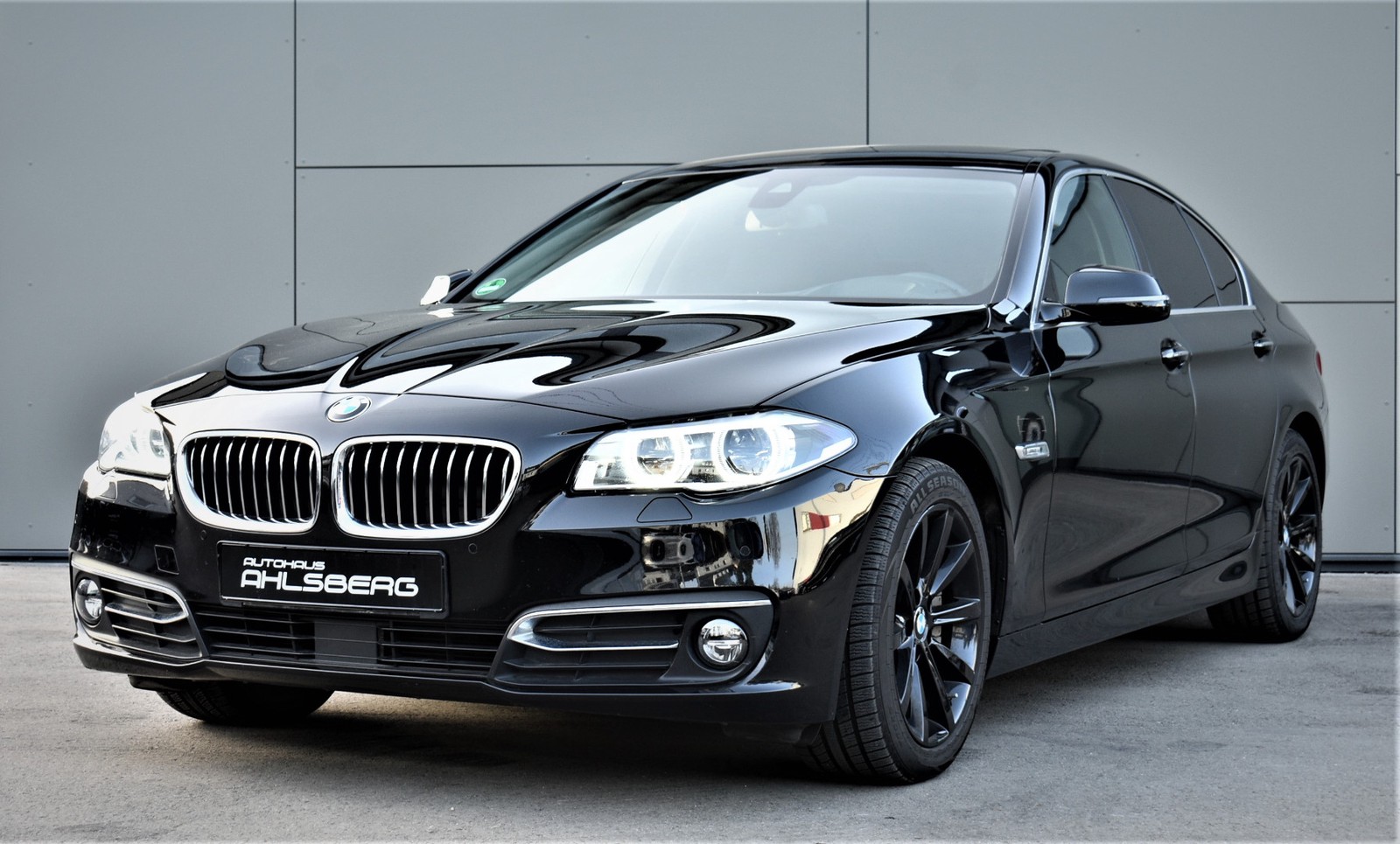 BMW 530d Aut. Exclusive Komfortsitze/Navi/Leder/GSD/Abstandtemp.